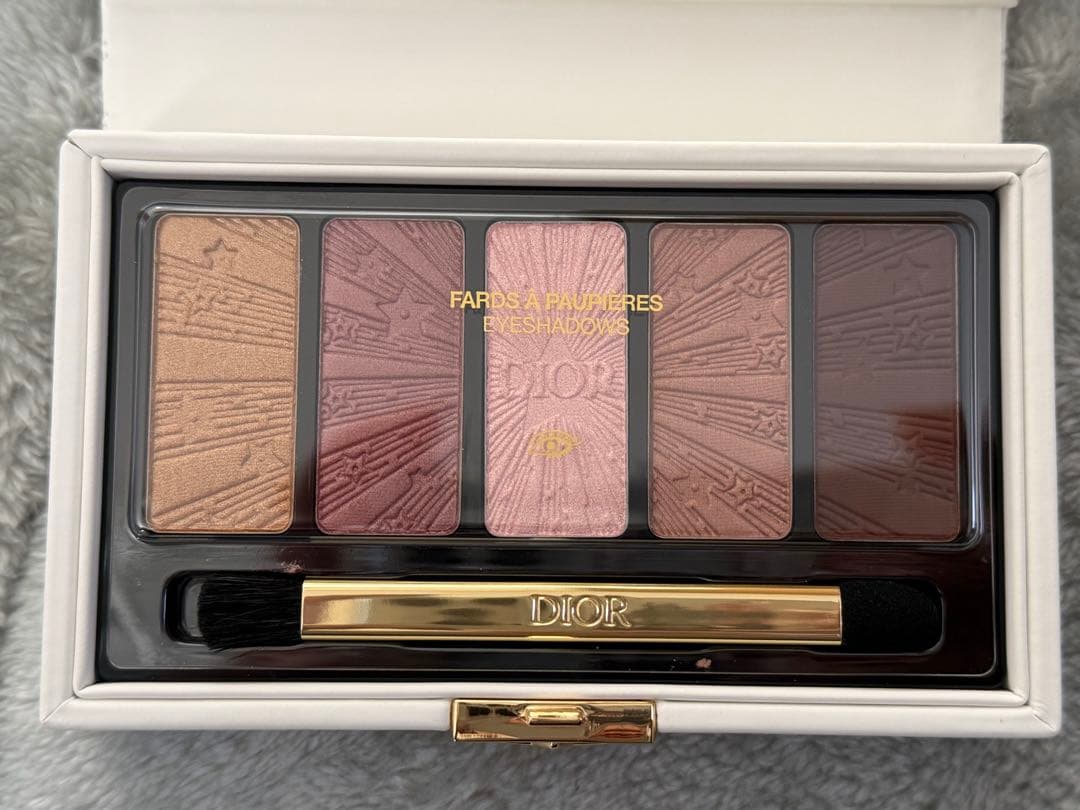 DIOR クチュール アイ パレット（ホリデー コレクション 2025 限定品）