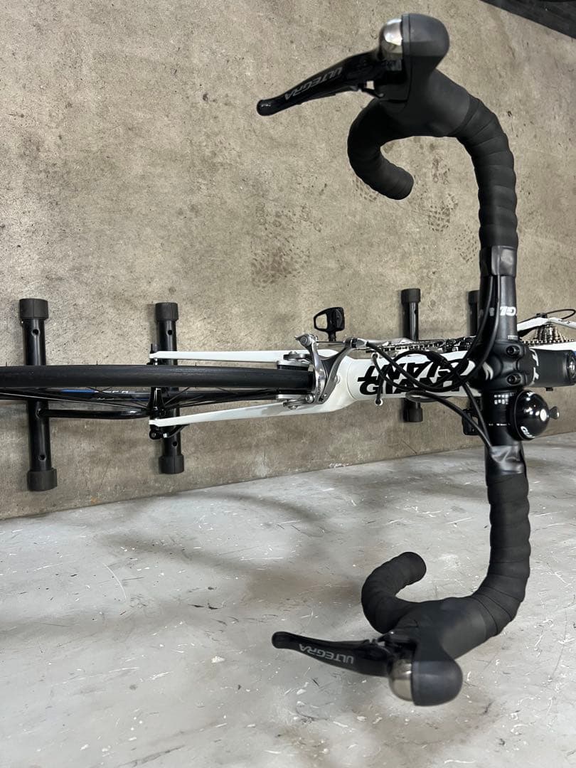 ロードバイク　GIANT DEFY 0 ジャイアント　DEFY 0