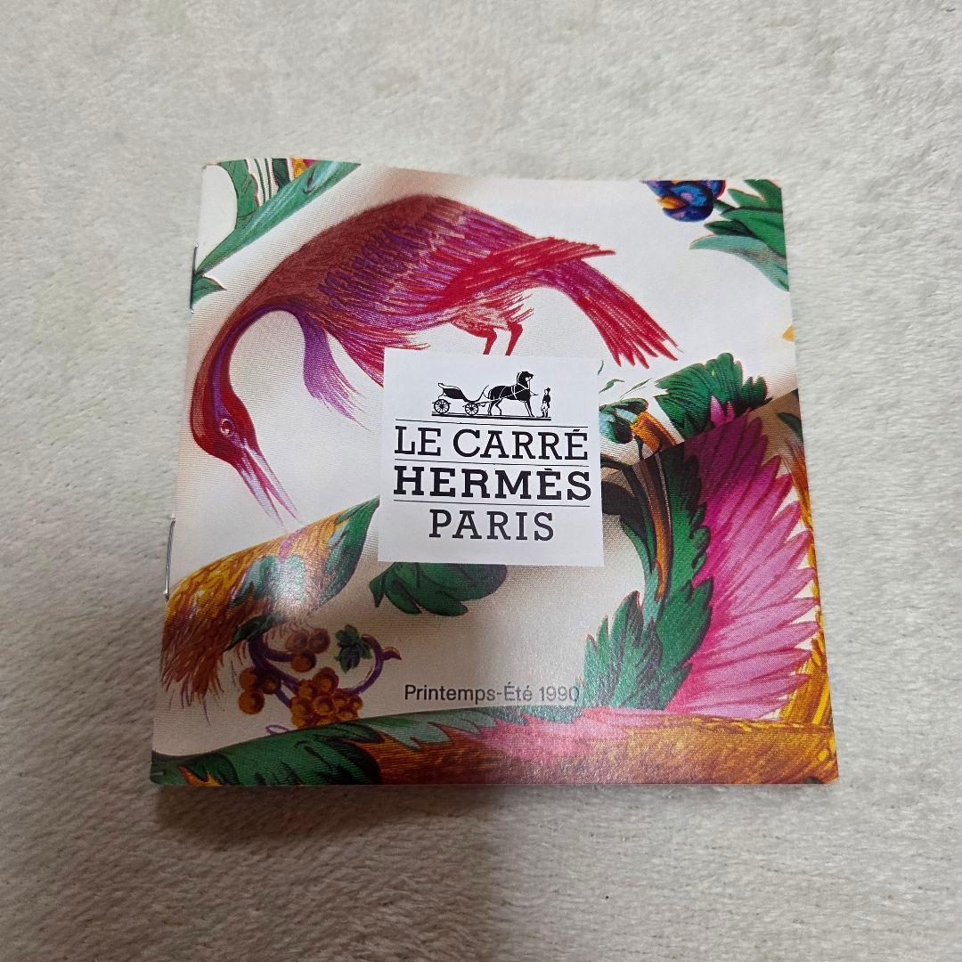 [美品 箱付き]HERMES スカーフ カレ90 花柄 シルク100% ブルー
