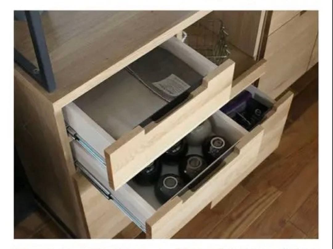【お値下げ中❗️定価135,000円⇨25000円】食器棚｜炊飯器用コンセント付き
