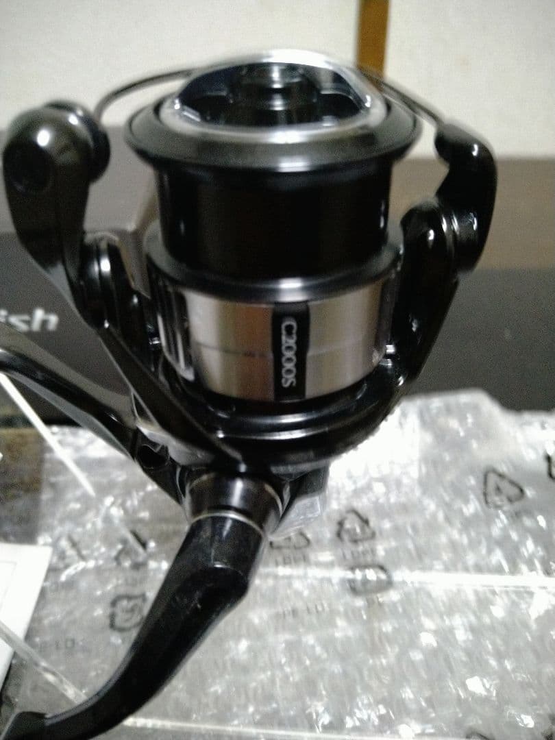 SHIMANO Vanquish C2000S スピニングリール