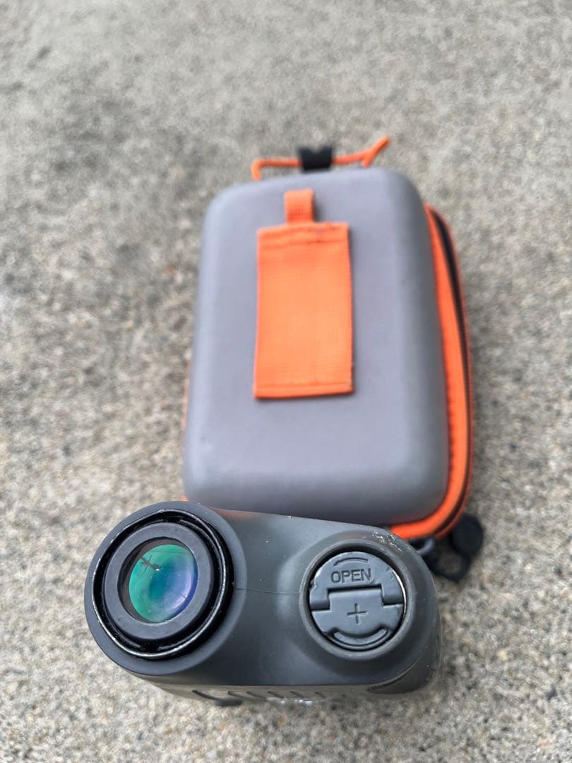 kente0814　Bushnell ゴルフ用距離計とケース