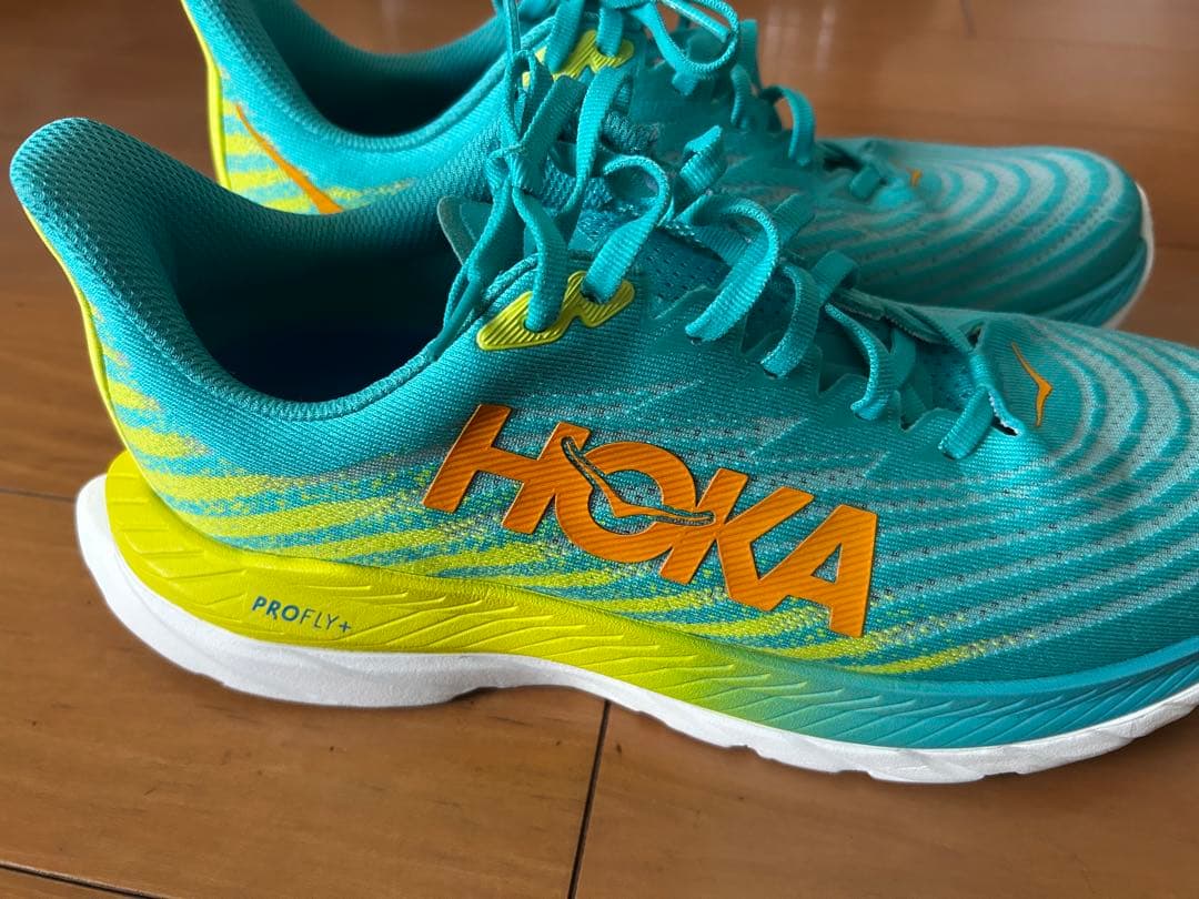 HOKA マッハ5 ランニングシューズ 青/黄