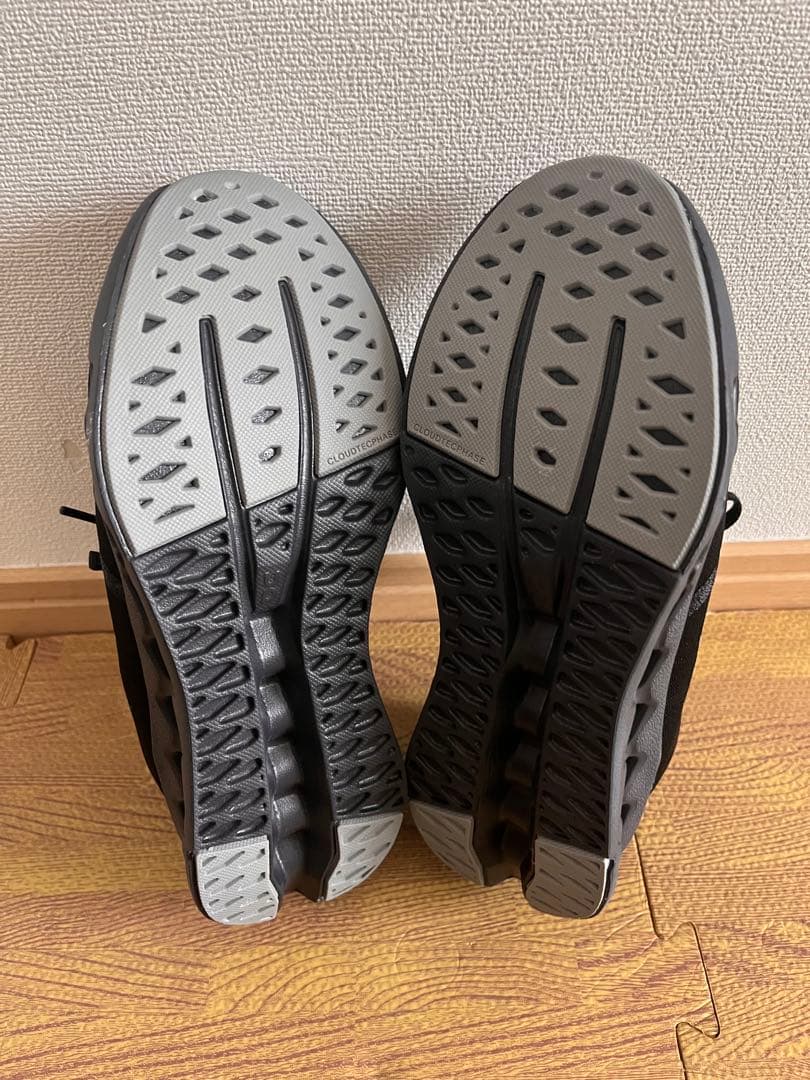 オン　on ランニングシューズ　未使用