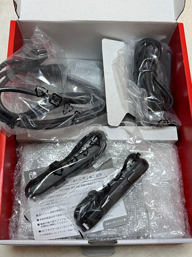 Nintendo switch 新型　2024年製　ほぼ未使用