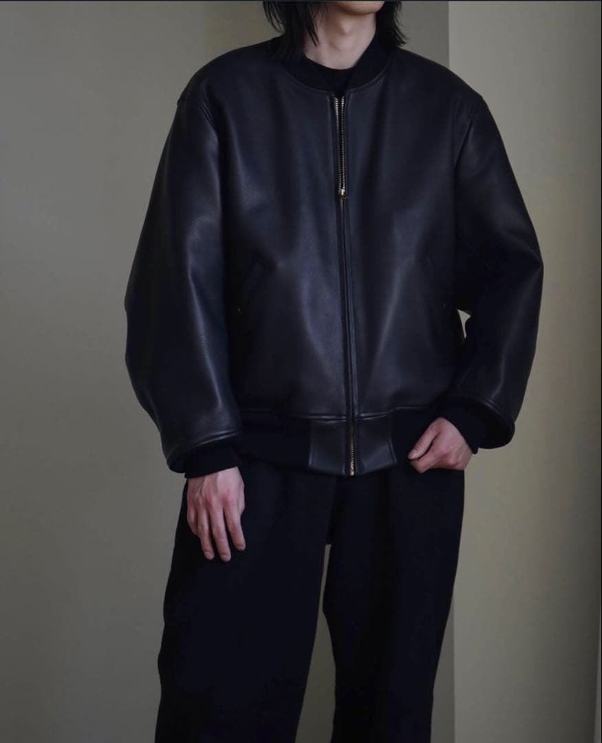 新品タグ付 COMOLI 25ss カーフスキンジップブルゾン 1