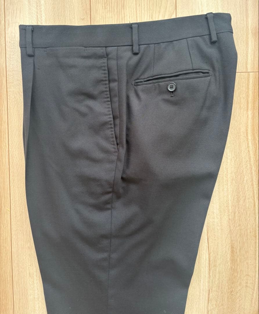 【美品】CARUSO カルーゾ　スラックス　パンツ 毛 ウール 黒 ブラック