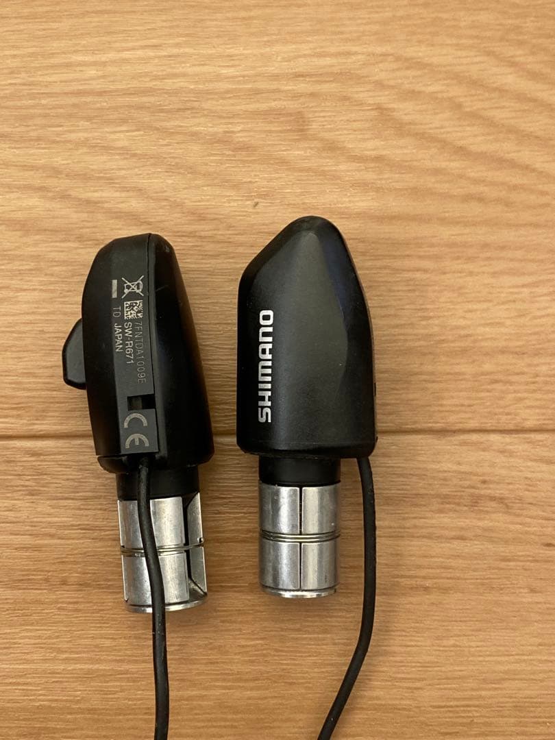 シマノ　Di2 SW-R671 シフトスイッチ 左右セット