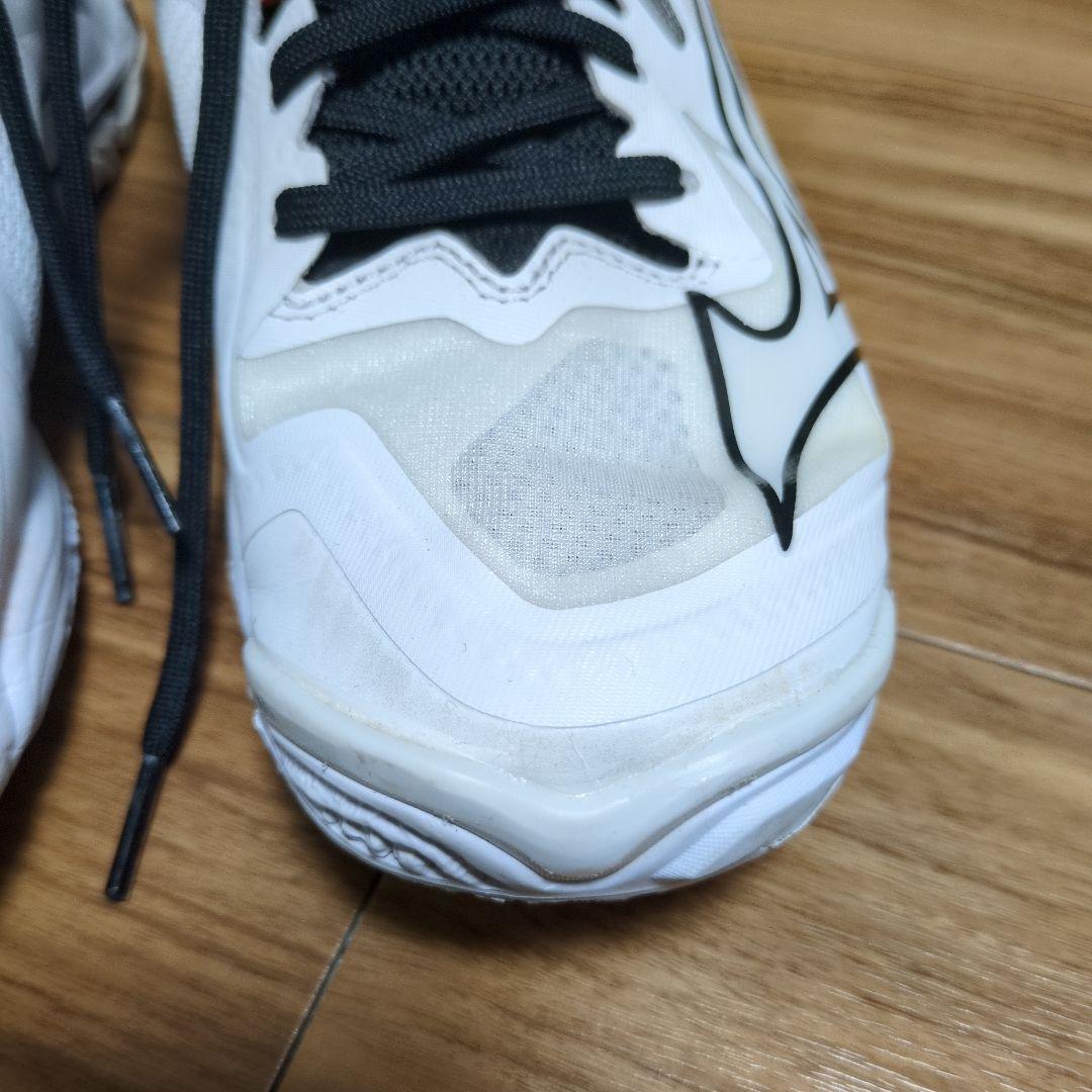 Mizuno Wave Lightning Z6 ミドルカット　24cm