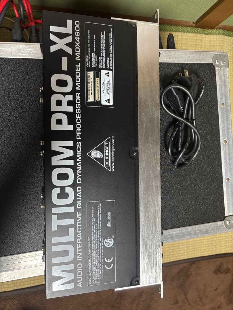 【完動品】BEHRINGER 4chコンプレッサー　MDX4600