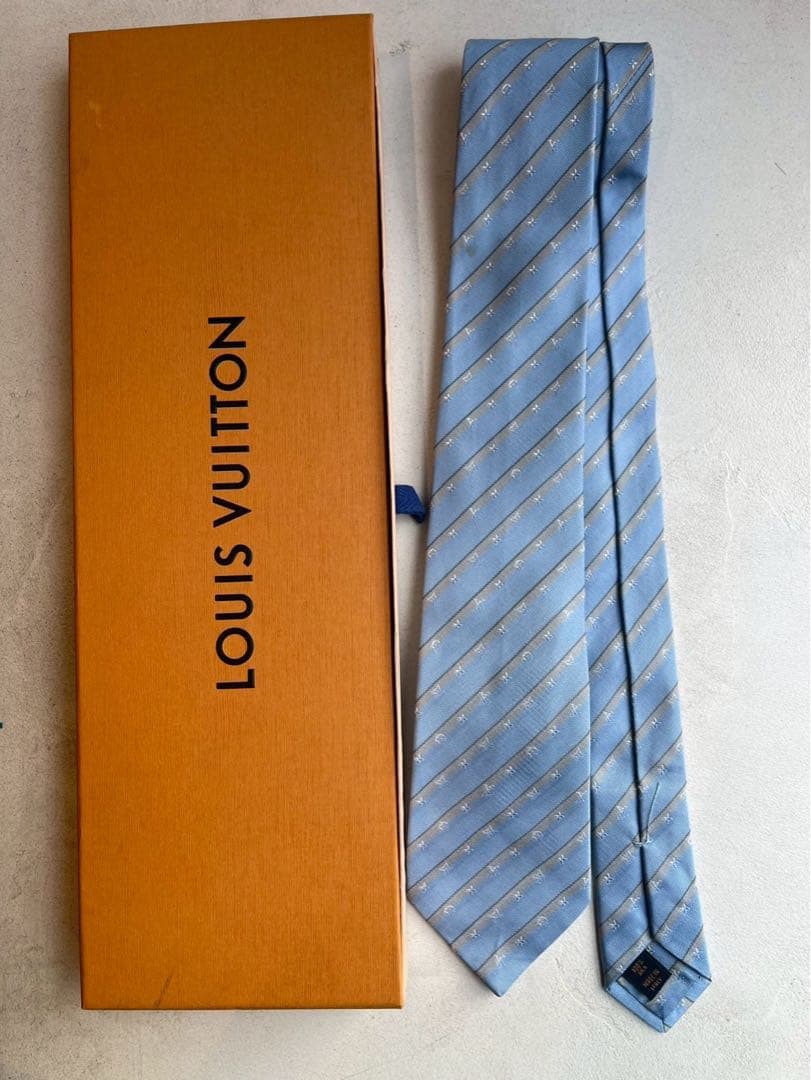 【極美品】LOUIS VUITTON 水色 ストライプ ネクタイ