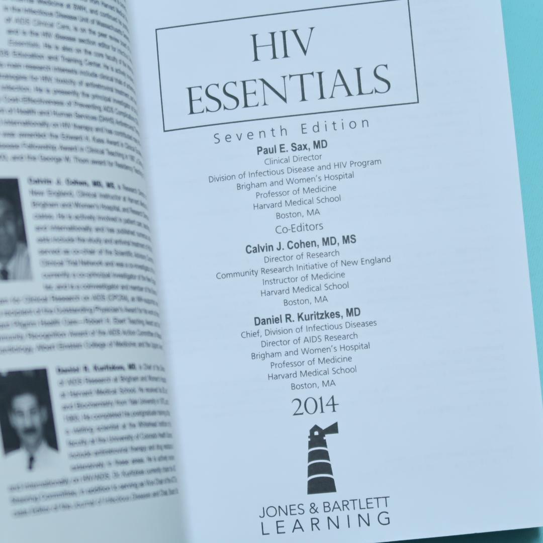 洋書　HIV Essentials 2014（HIV感染症、エイズ治療）