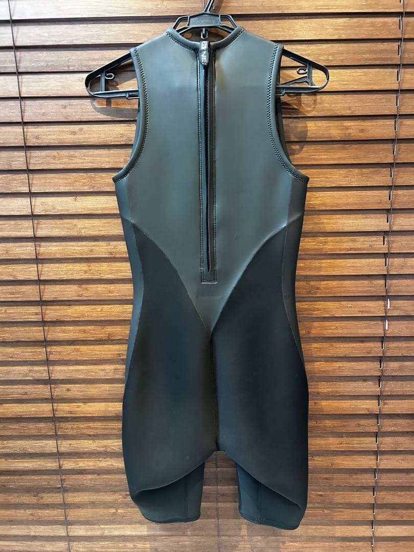 【O’NEILL製】夏用ノースリーブ・ショートジョンLサイズ 傷少※3箇所程