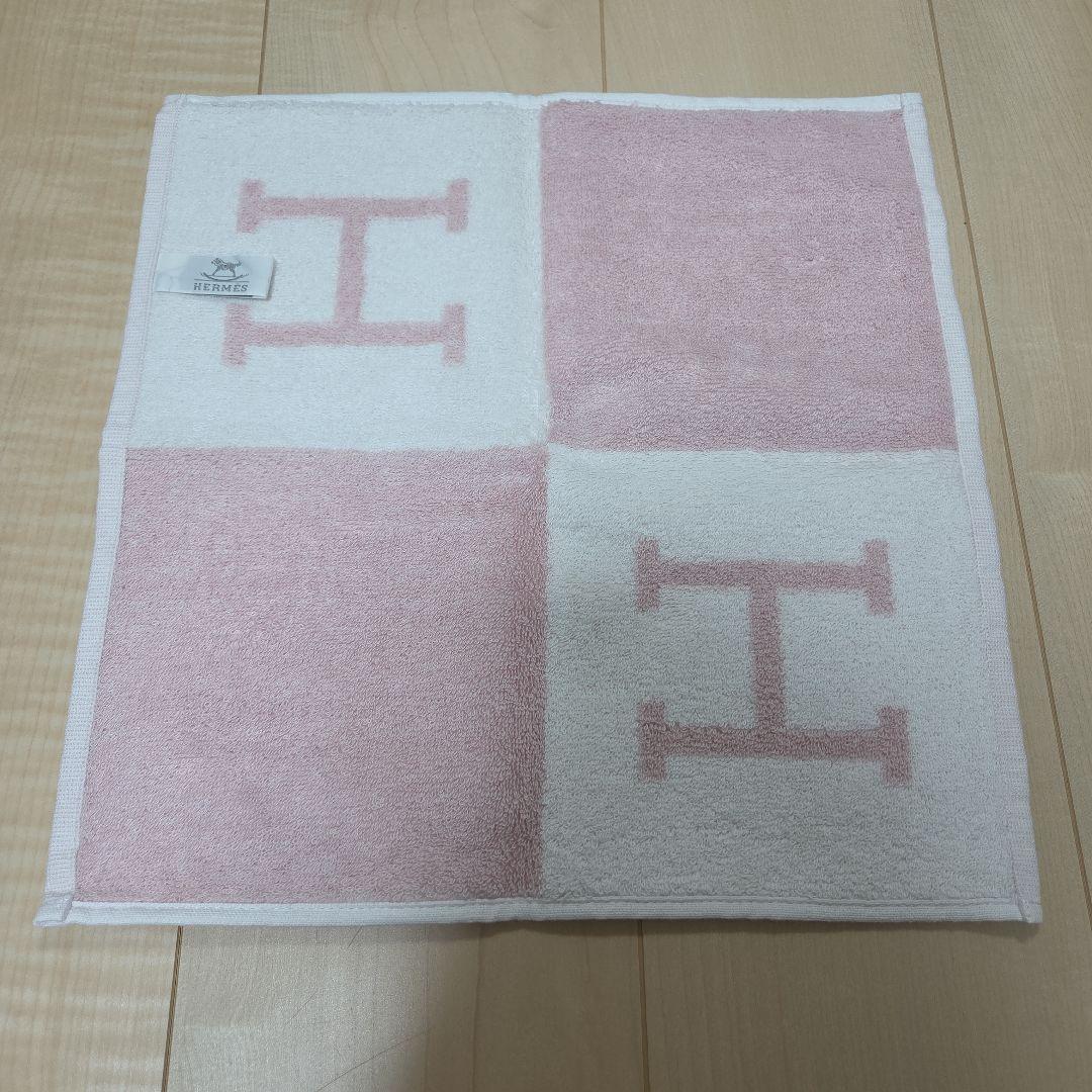新品未使用　HERMES Hロゴ タオルハンカチ ピンク
