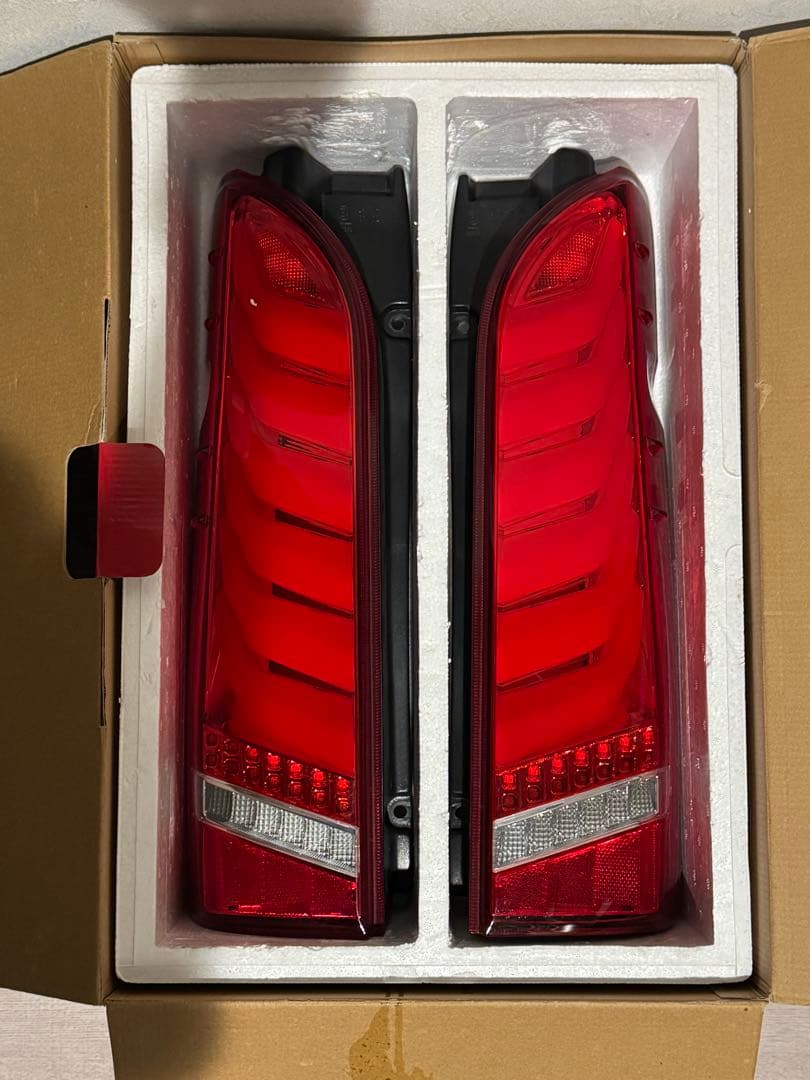 200系ハイエース　ヴァレンティJEWEL LEDテールランプULTRA Σ