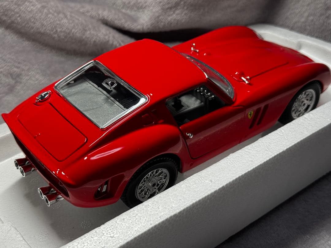 フェラーリ250GTO 1/18 オリジナルシリーズ ブラーゴ 京商