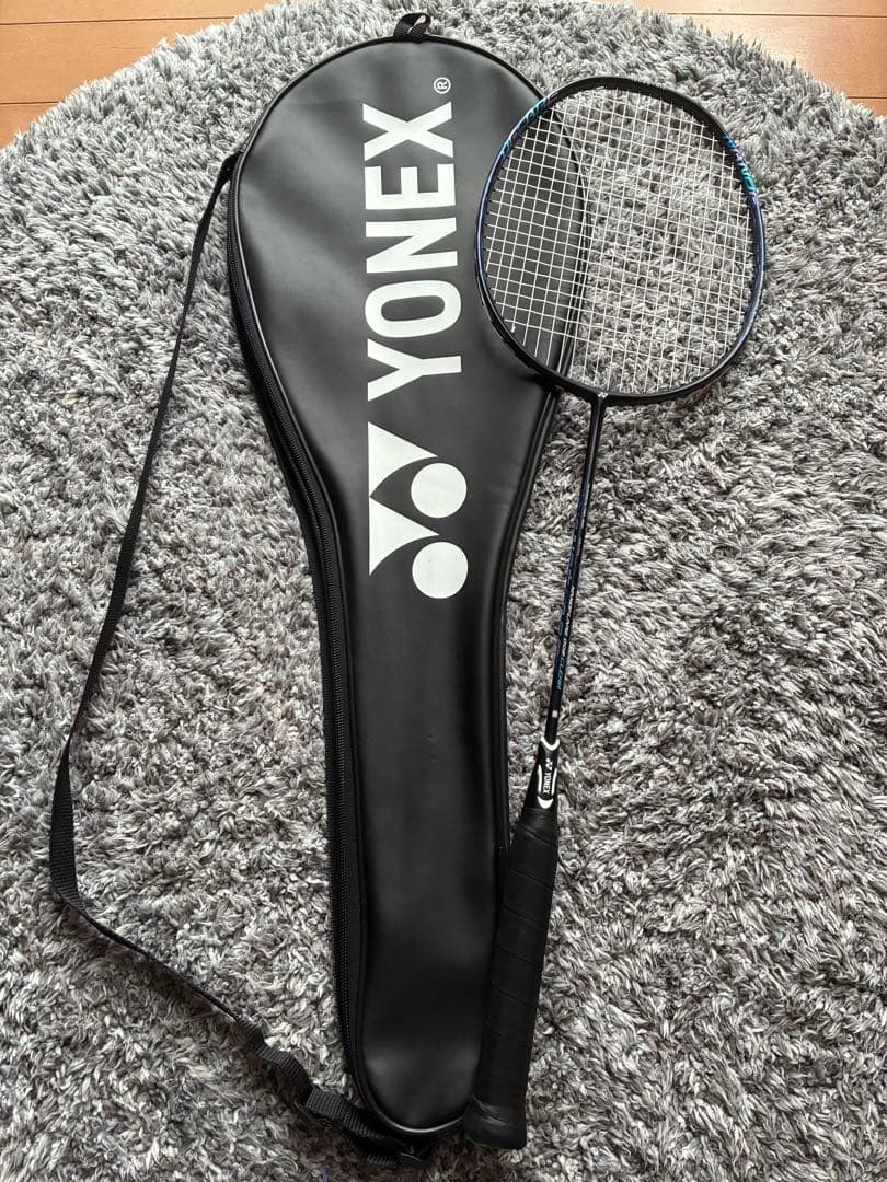 YONEX バドミントンラケット 専用ケース付き