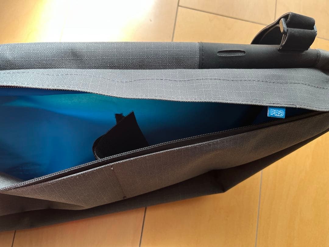 PRO DISCOVERフレームバッグ グレー 5.5L