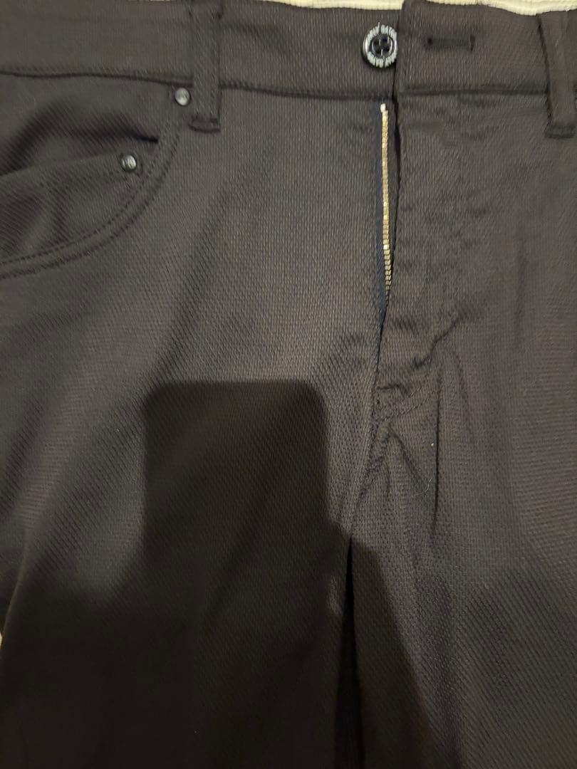 パーリーゲイツPGロゴ付き黒ゴルフパンツ