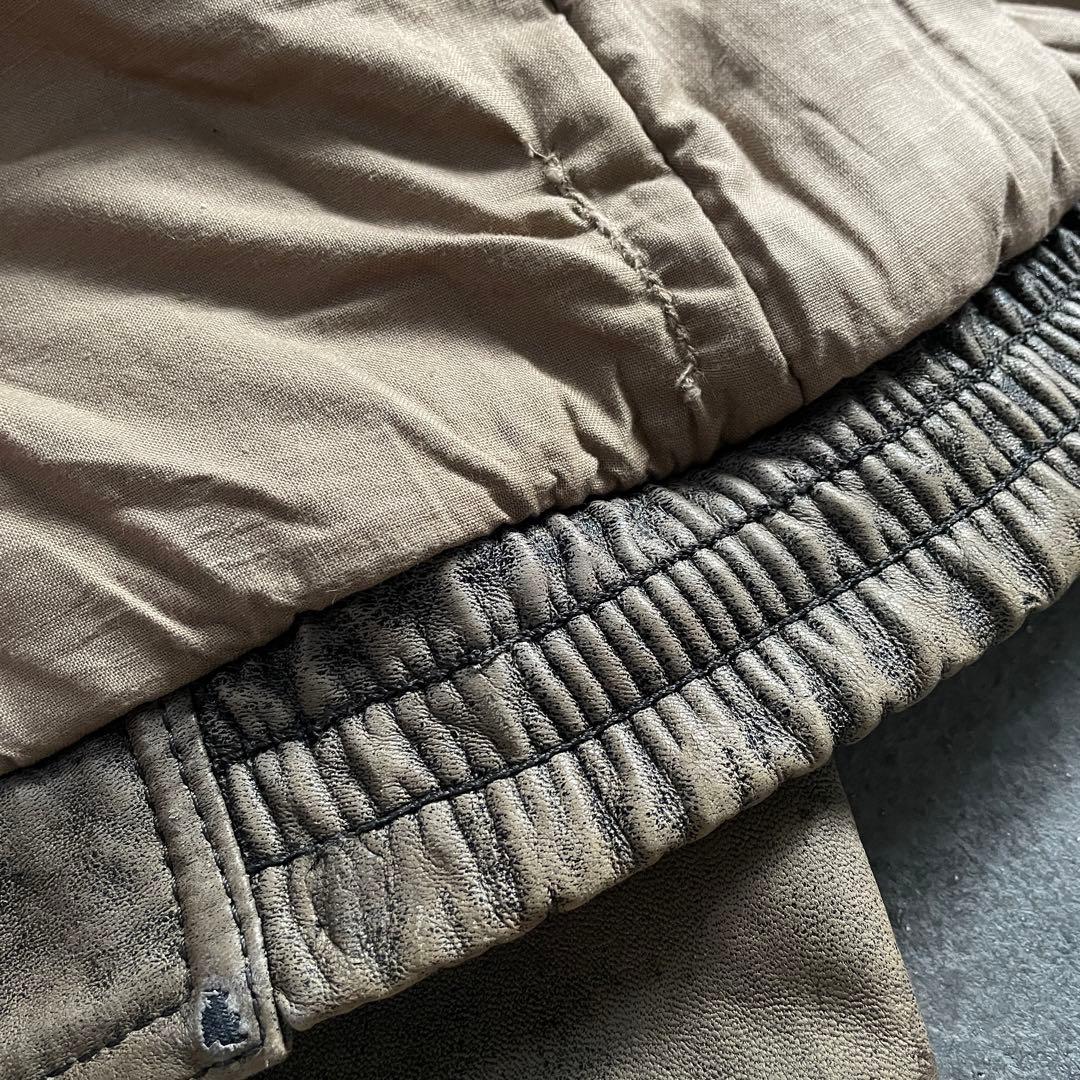 type A-2 rare“本革”gray “短丈“bomber jacket