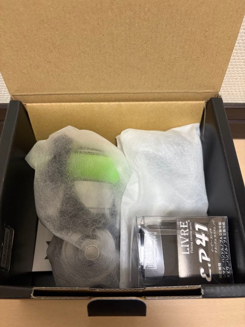 美品24セルテート SW 6000-H スピニングリール リブレノブ付