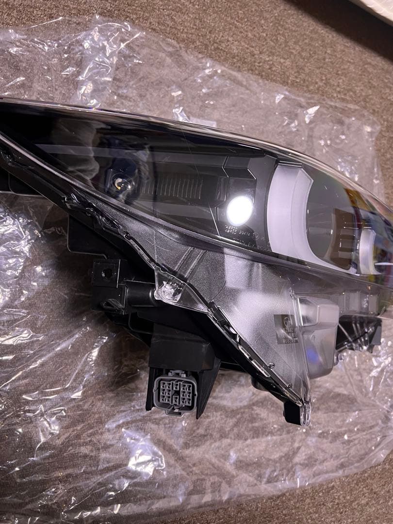 マツダ　CX-5 CX-8 KG KF 右ヘッドライト　美品
