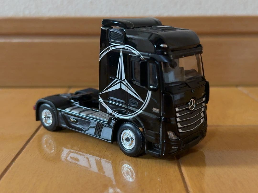 ミニカー MINI GT Mercedes-Benz Actros 1/64