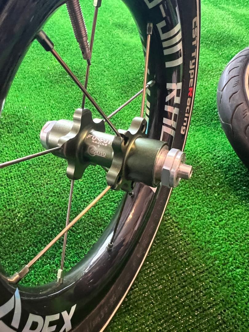 FUJINRACING™+GOKISO® カーボンホイールAPEX 12インチ