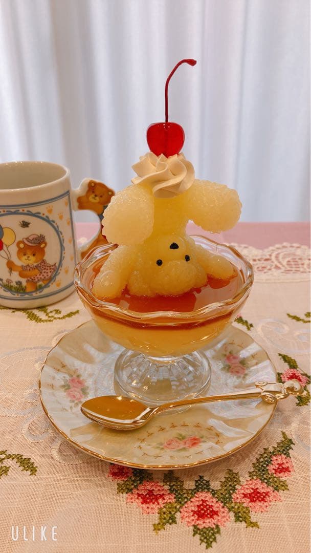 くまの逆さまプリンデザート