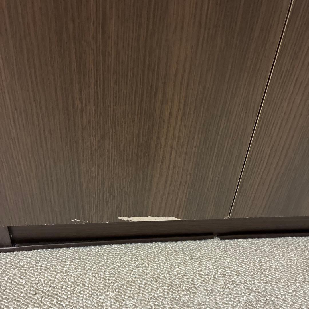 ダークブラウン 扉　チェスト　洋服タンス
