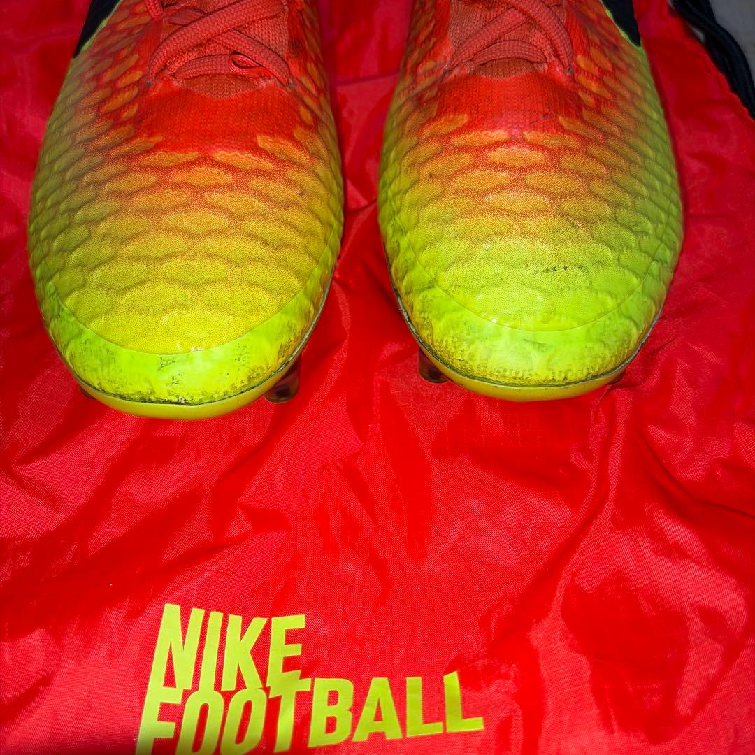 NIKE マジスタオブラ FG