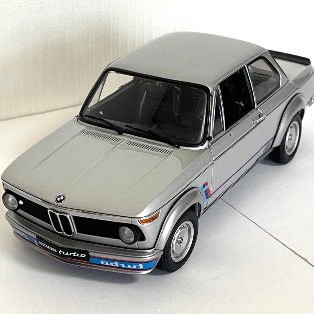 AUTO art 1/18  2002TURBO シルバー (一部破損有り
