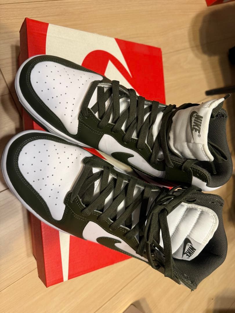 NIKE Dunk High オリーブグリーン/ホワイト