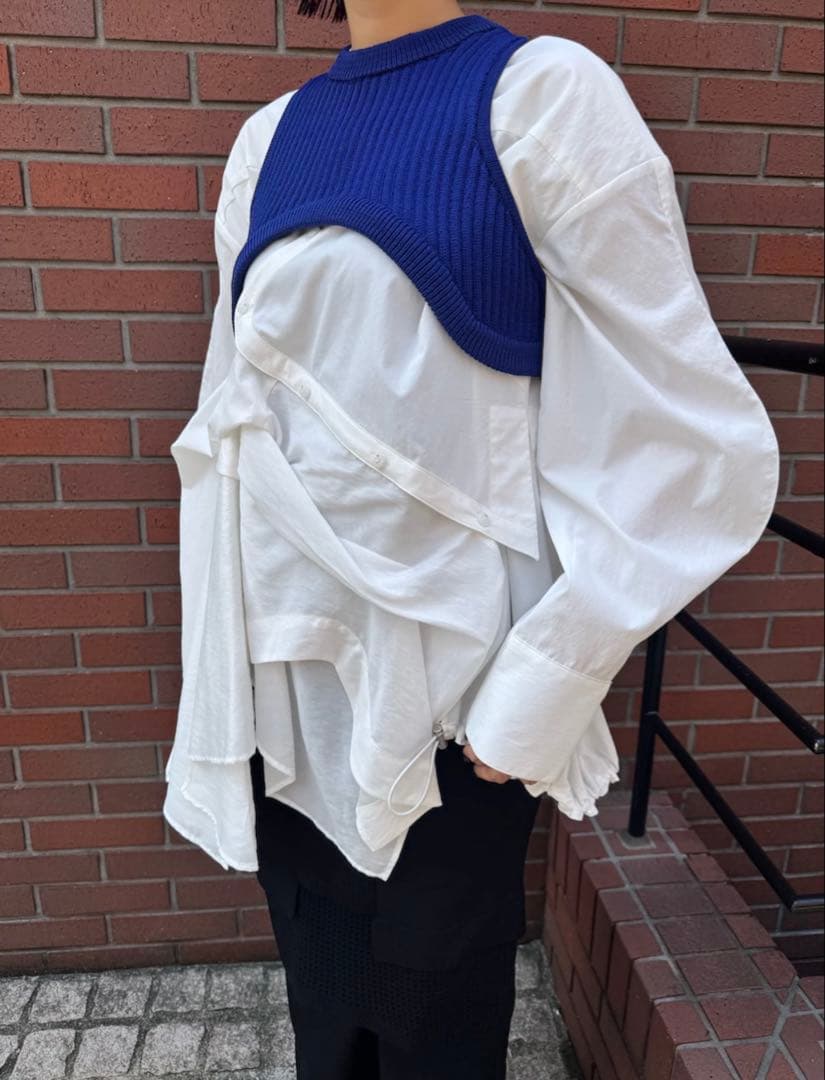 トップス UN3D. CURVE LINE RIB SHORT VEST