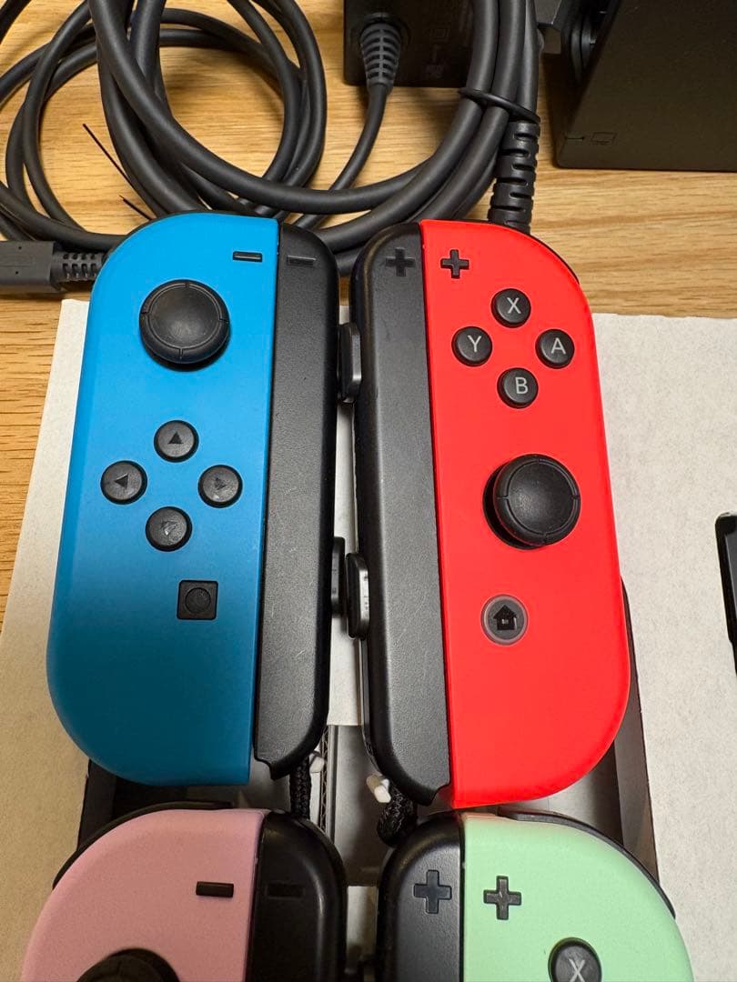 ニンテンドー　任天堂　Switch スイッチ　本体ジョイコンセット