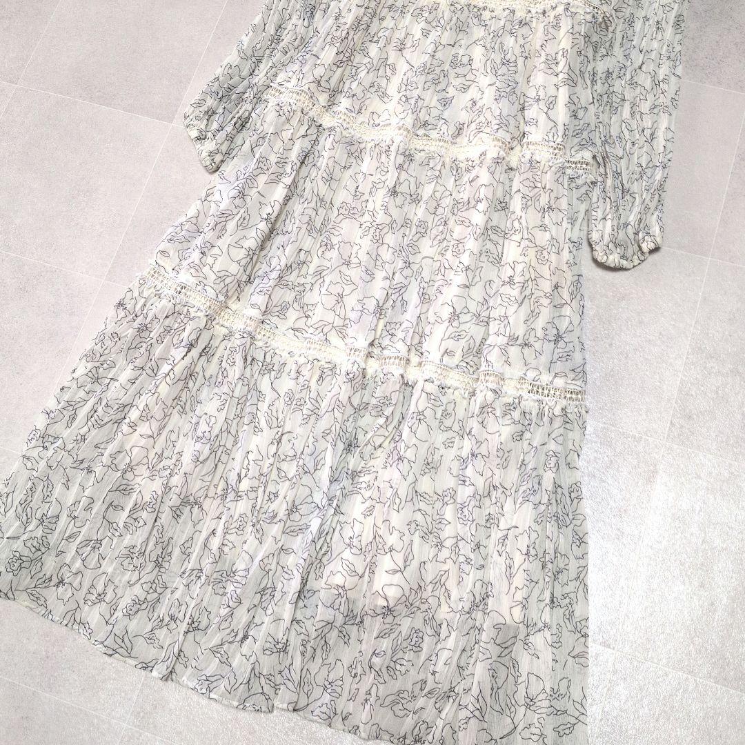 美品herlipto Monotone FloralPleated Dress