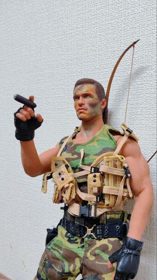 HOTToys.映画[プレデター:(ダッチ少佐)1/6]希少品!