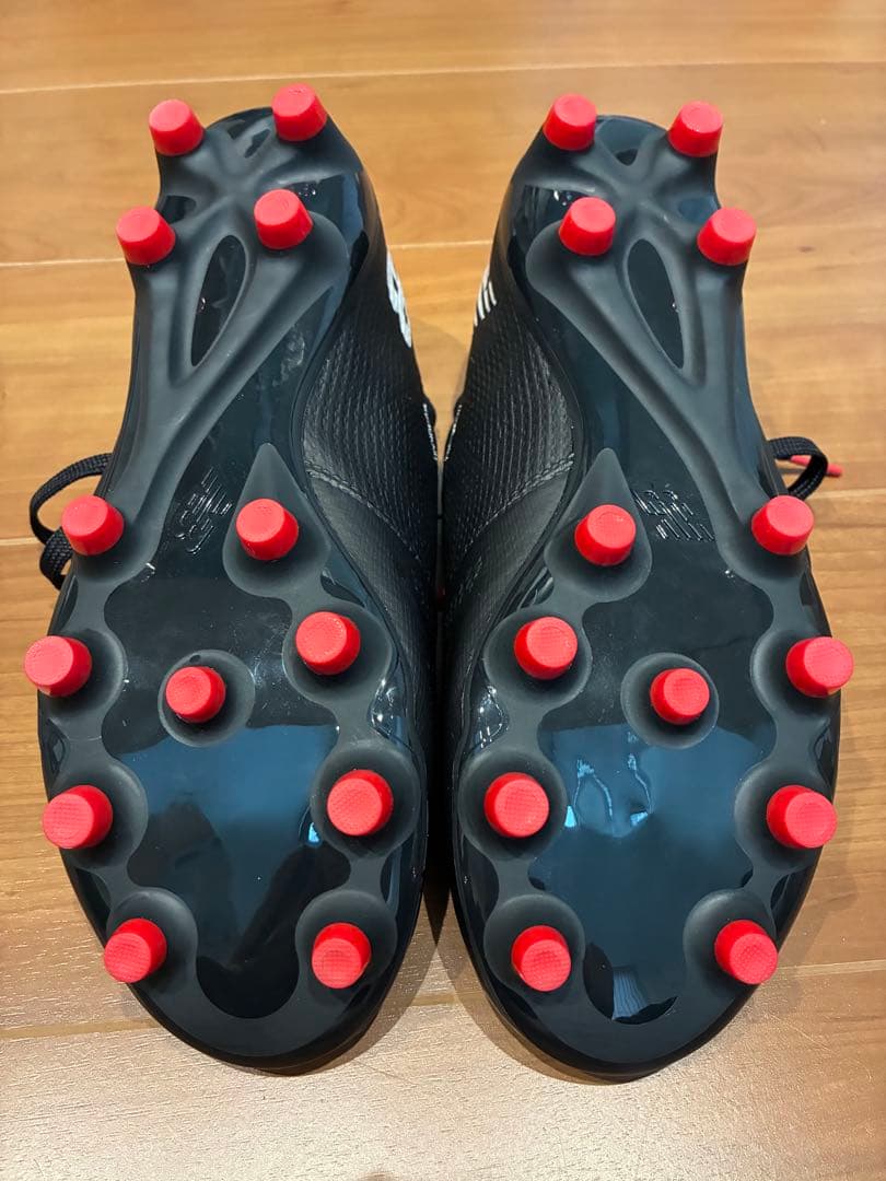 Furon ブラック サッカーシューズ