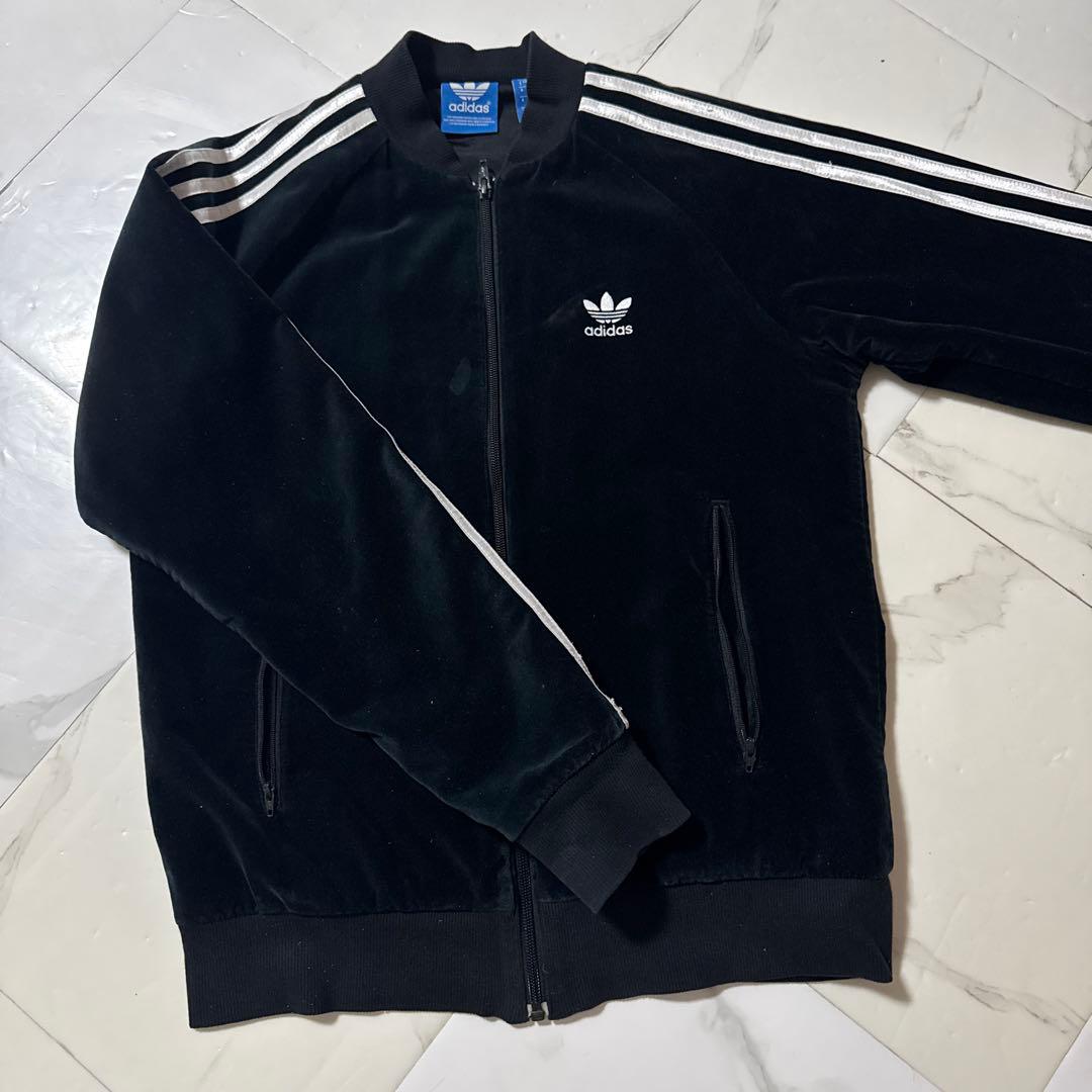 adidasトラックジャケット ベロア生地