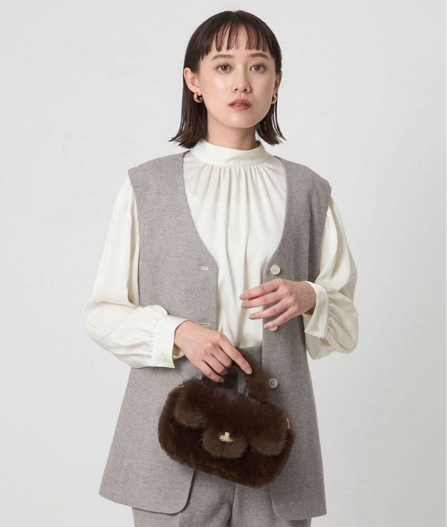 green label relaxingサテン スタンドネックギャザー ブラウス