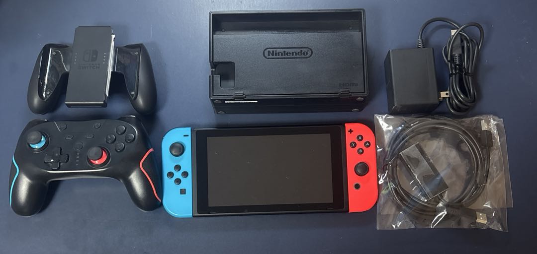 Nintendo Switch 本体　ネオンブルー・レッド　ニンテンドースイッチ