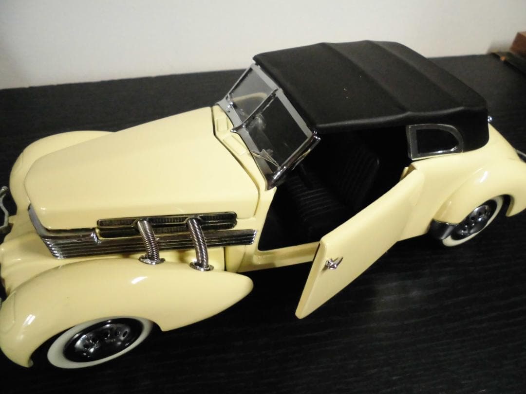 フランクリンミント　１９３７Cord 812 Phaeton Coupe