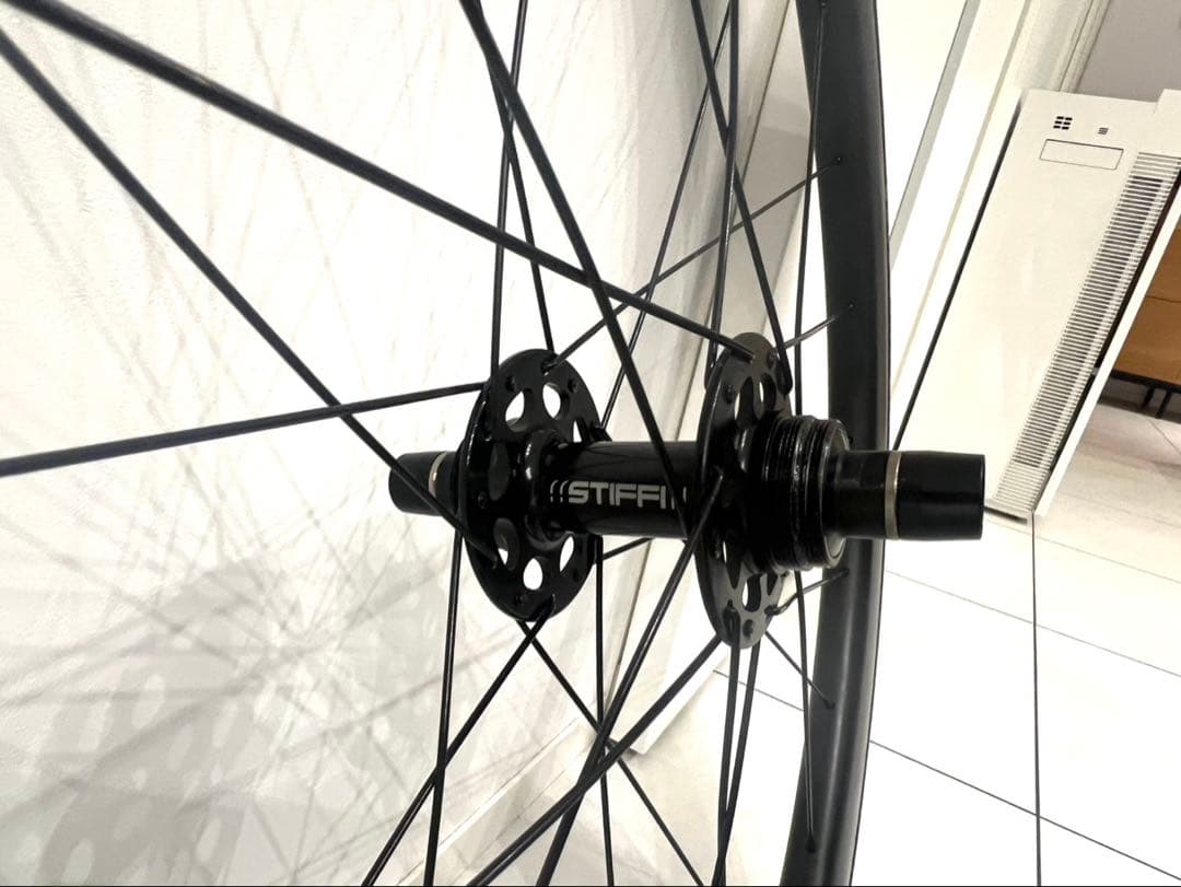 ピストバイク用STIFFI WHEELS カーボンF20H R24H軽量モデル