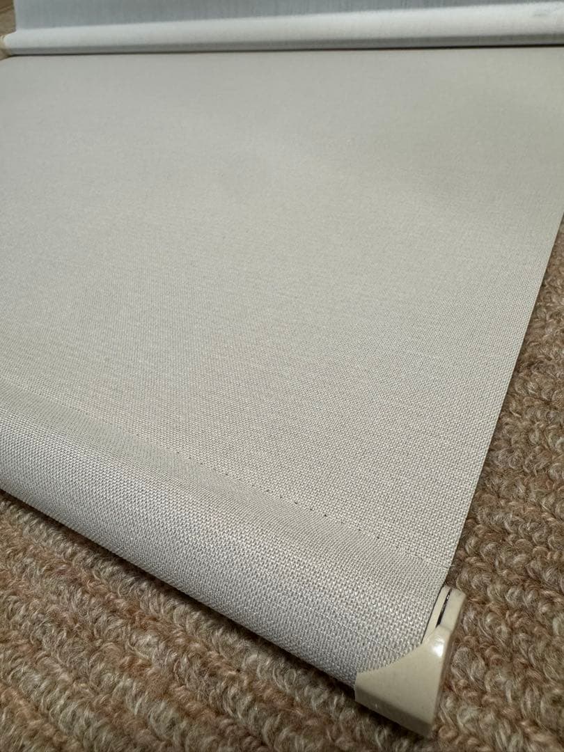 【新品】ダブルロールスクリーン　ベージュ遮光 57×110cm