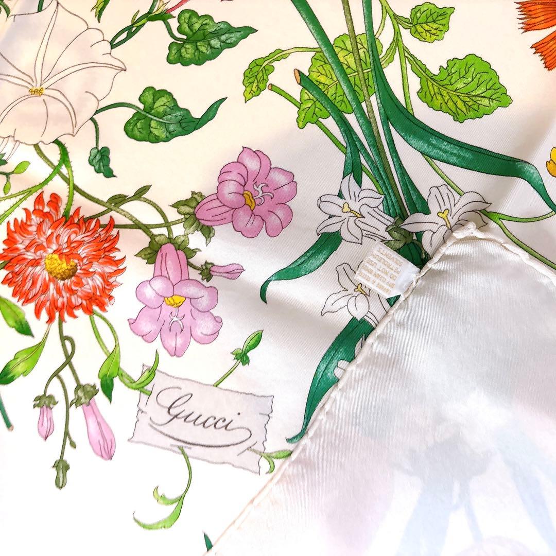 【美品】GUCCHI グッチ イタリア製 花柄シルクスカーフ ヴィンテージ　タグ