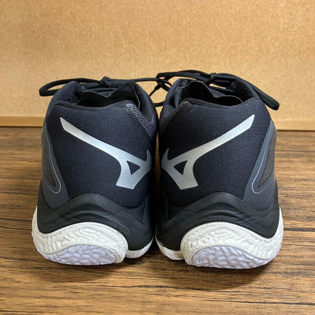 （K26198）ミズノ WAVE LIGHTNING バレーボール 29.5㎝