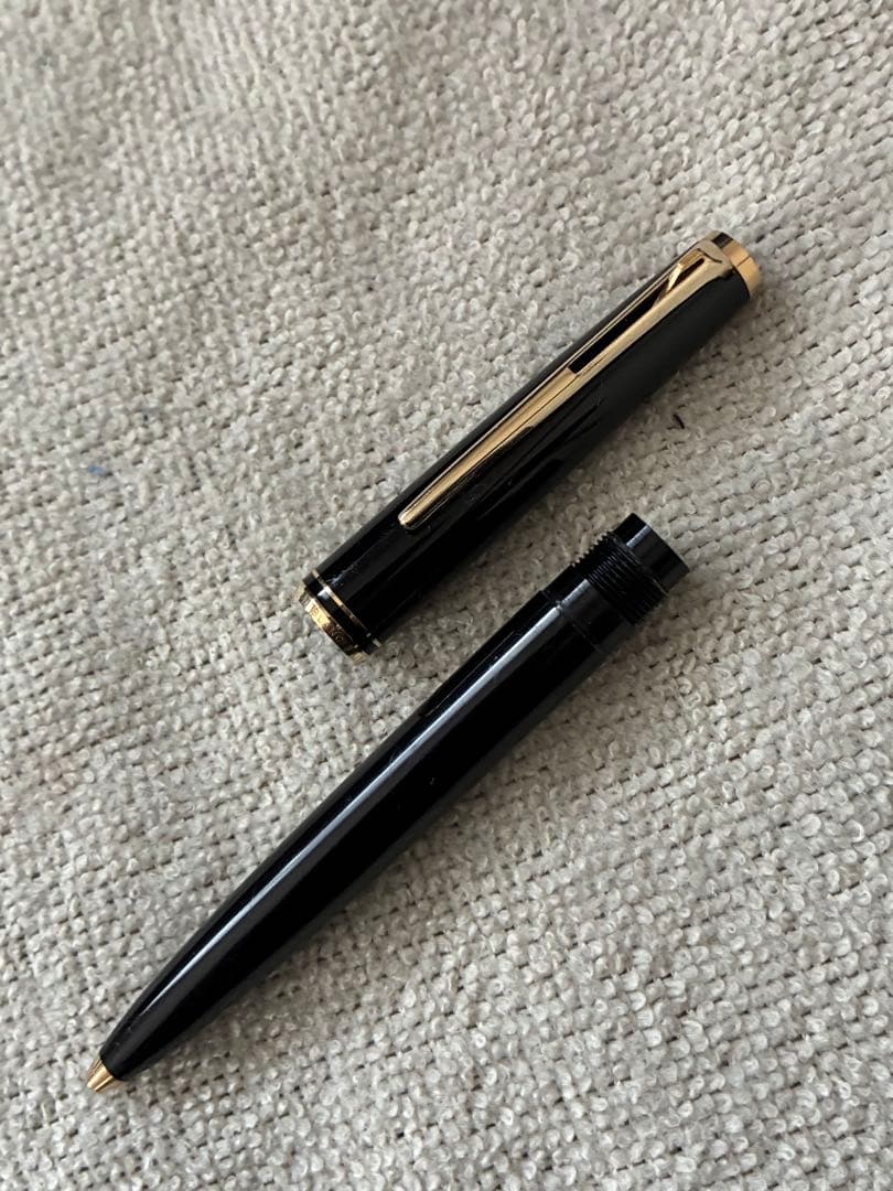 ◾️MONT BLANC モンブラン◾️ハンマートリガー式ボールペン◾️黒色／金色◾️