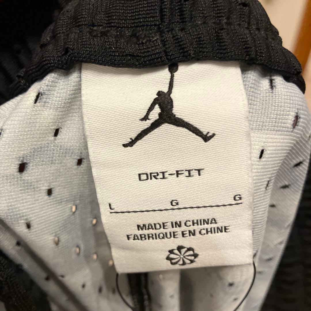 美品NIKEJordanバスケショート.ハーフパンツＬレオパード花柄モノトーン