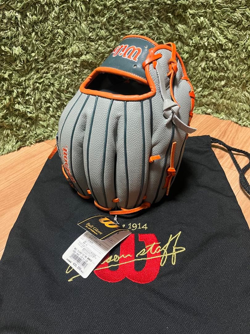 未使用●ウィルソン ワナビーヒーローデュアル 軟式内野手用86型 グレーSS