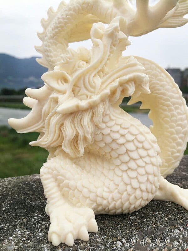 祥龍戯珠、盤龍置物
